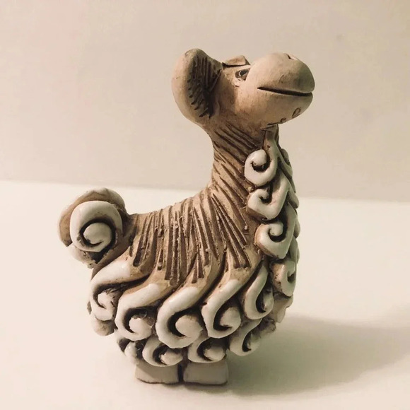 Vtg Artesania Rinconada Llama Art Pottery Figurine 3.25  Inch Tall Chipped Foot - Picture 8 of 16